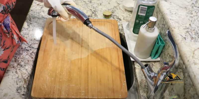 How to Clean a Wood Cutting Board After Raw Meat