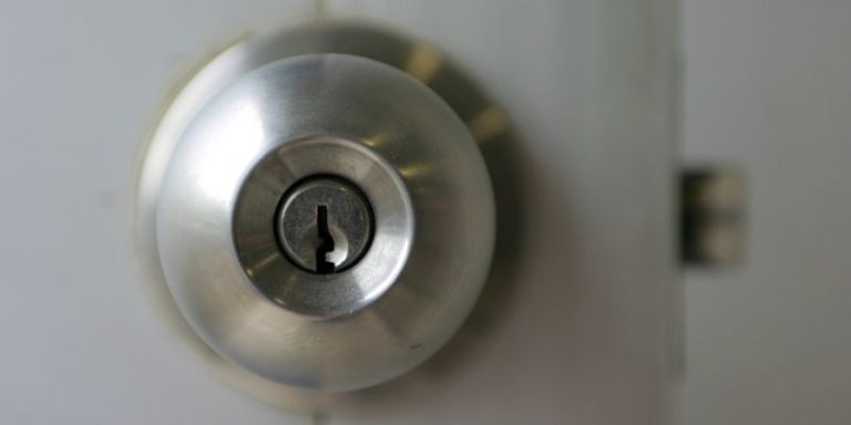How to Fix a Door Knob: A Step-by-Step Guide