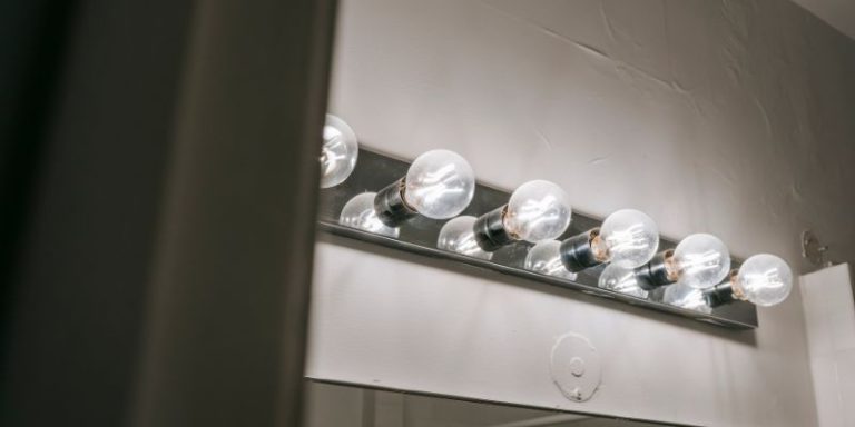What Watt Light Bulb for Bathroom: A Complete Guide to Perfect Lighting