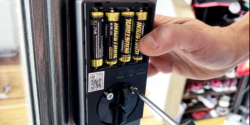 Choosing the Right Smart Lock for Easy Battery Replacement